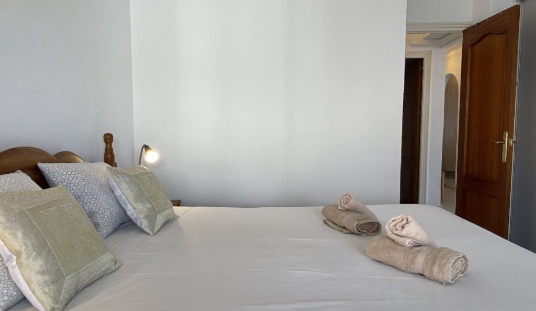 Decorar los dormitorios para alquilar tu apartamento en Nerja
